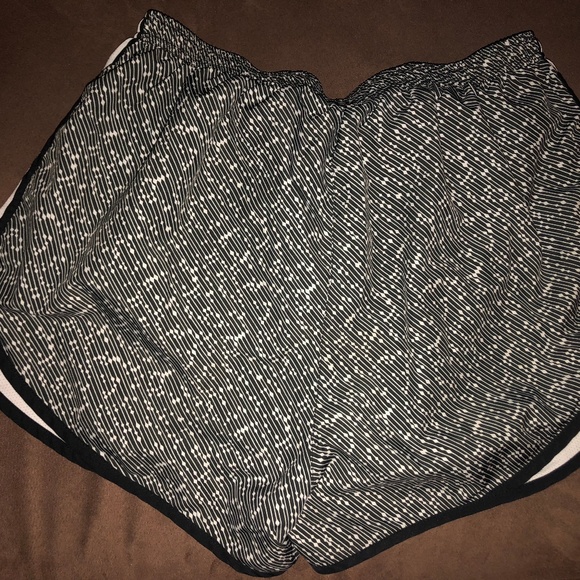 Black and White Nike Running Shorts - Picture 2 of 4